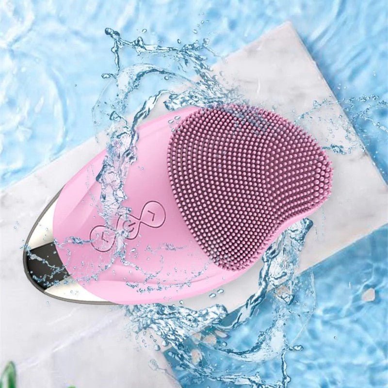 brosse-nettoyante-visage-rose-ergonomique