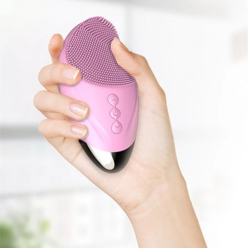 brosse-nettoyante-visage-rose-renouvellement-cellulaire